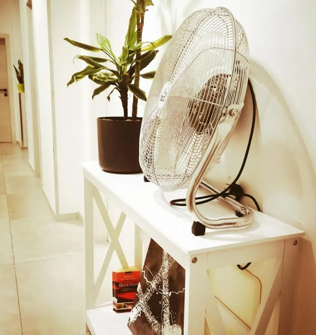 Andirivieni Lecce Casa Vacanze 0*,